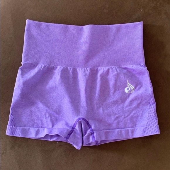 RYDERWEAR Seamless High Waisted Shorts - Picture 3 of 3